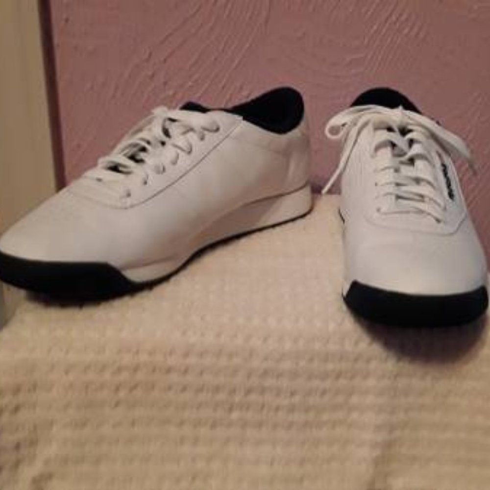 Women's Reebok Shoes Size 8 Princess Supreme